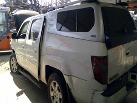 2006 HONDA RIDGELINE, WHITE, RTS MODEL, 3.5L, AT,  4WD.   A26316